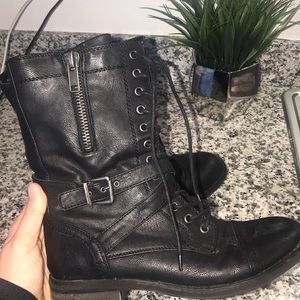 Combat boots